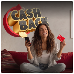 MUJER TIENE TARJETA DE CREDITO CON CASHBACK